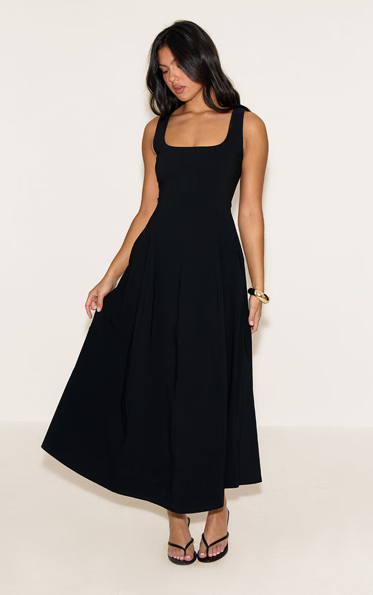 Black Scoop Neck Sleeveless Maxi Dress